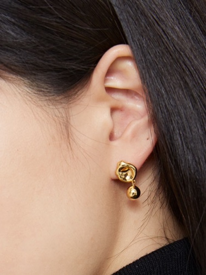 simple point earring